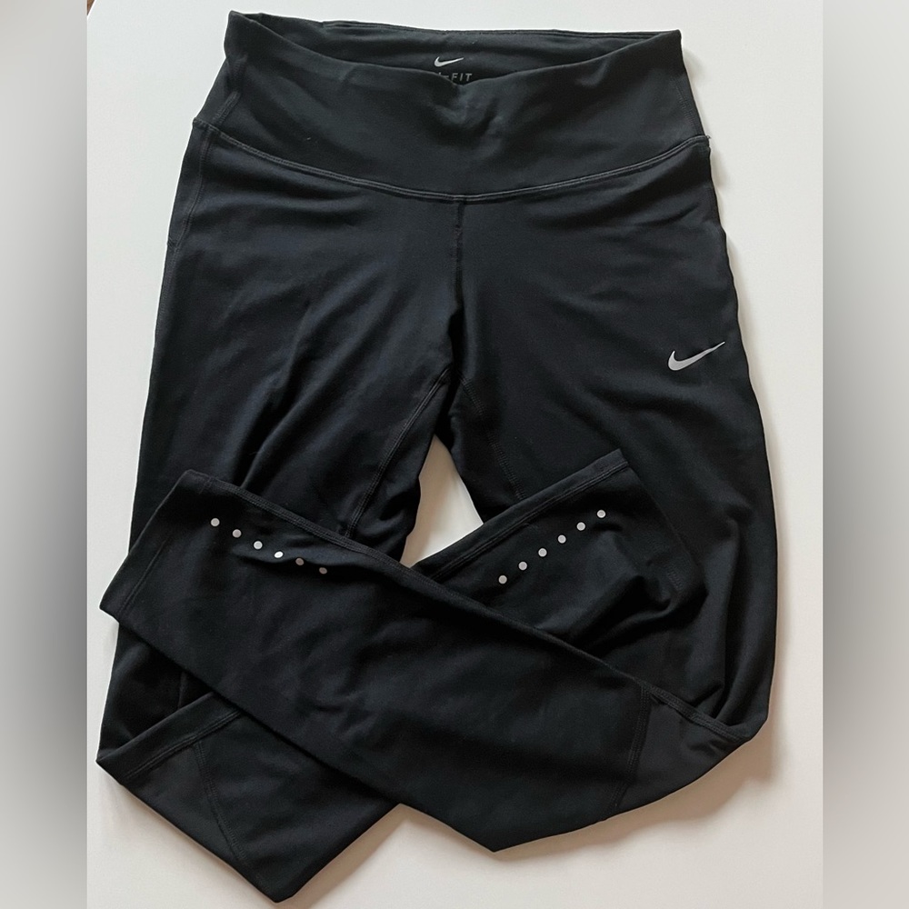 Black Nike leggings for women